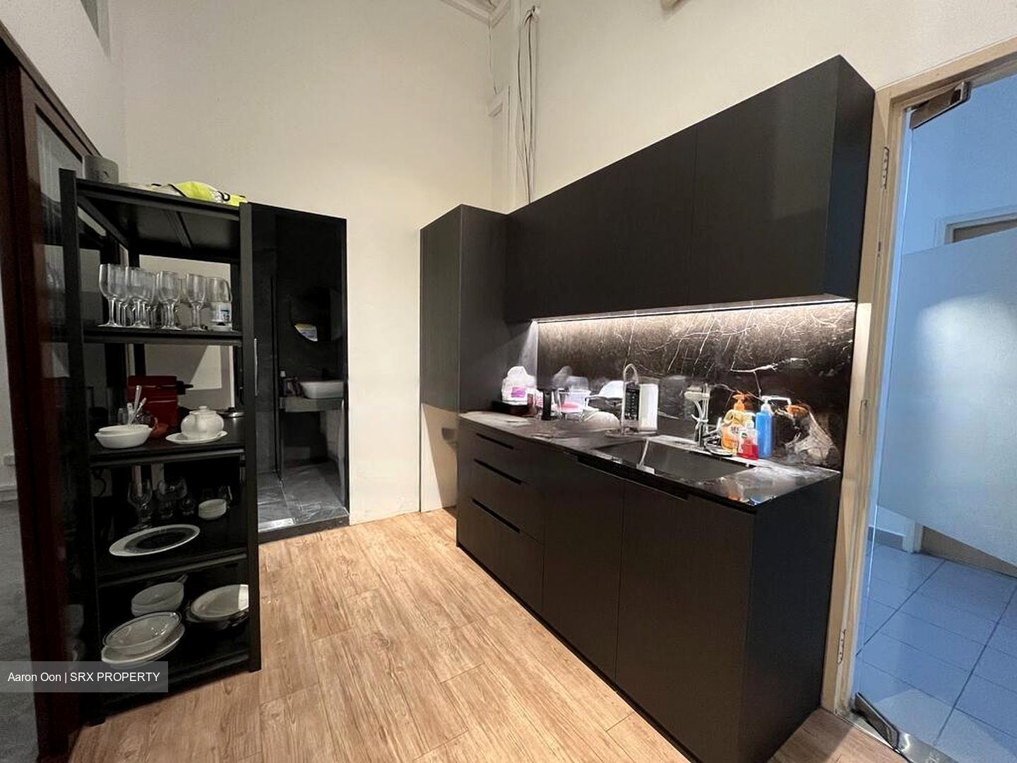 Redhill Forum (D3), Factory #464483031